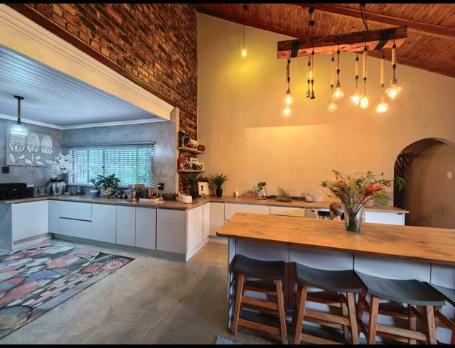 5 BEDROOM HOUSE FOR SALE IN VAALPARK